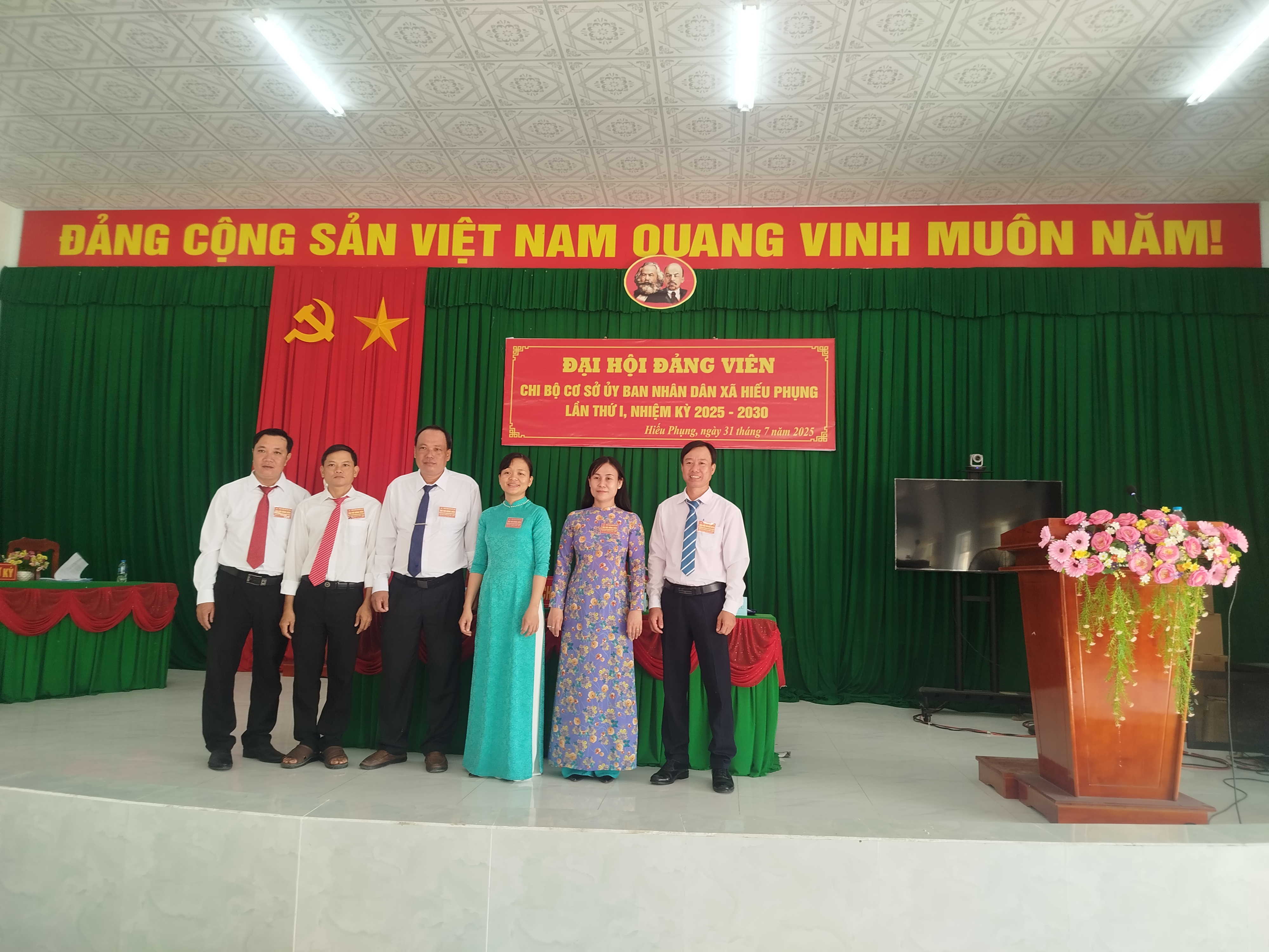 Đại hội chi bộ cơ sở Ủy ban nhân dân xã Hiếu Phụng, nhiệm kỳ 2025 - 2030