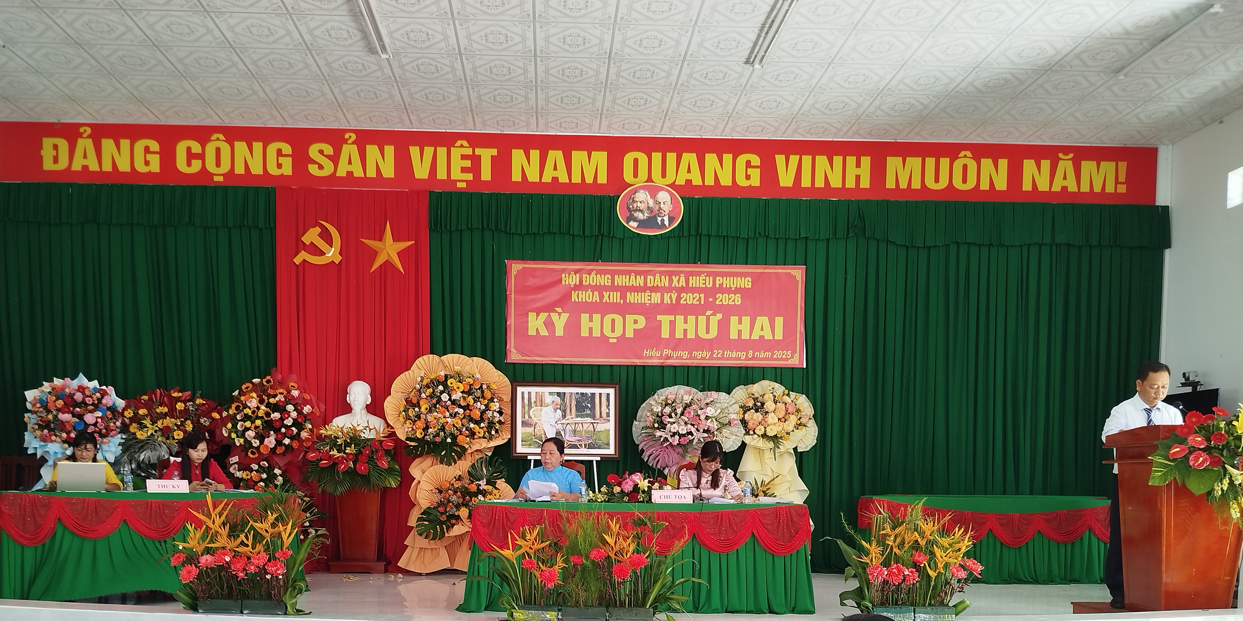 Hội đồng nhân dân xã Hiếu Phụng tổ chức kỳ họp thứ hai khóa XIII, nhiệm kỳ 2021 – 2026